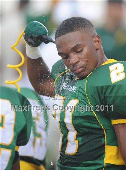 Thumbnail 2 in Madison vs. Central (Florida vs. Texas Football Showcase) photogallery.