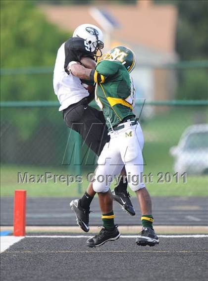 Thumbnail 3 in Madison vs. Central (Florida vs. Texas Football Showcase) photogallery.