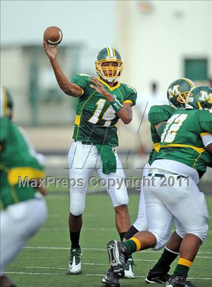 Thumbnail 1 in Madison vs. Central (Florida vs. Texas Football Showcase) photogallery.
