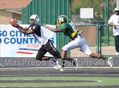 Thumbnail 3 in Madison vs. Central (Florida vs. Texas Football Showcase) photogallery.