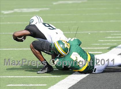 Thumbnail 3 in Madison vs. Central (Florida vs. Texas Football Showcase) photogallery.
