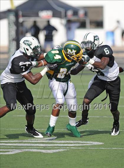 Thumbnail 3 in Madison vs. Central (Florida vs. Texas Football Showcase) photogallery.
