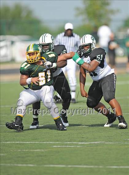 Thumbnail 2 in Madison vs. Central (Florida vs. Texas Football Showcase) photogallery.
