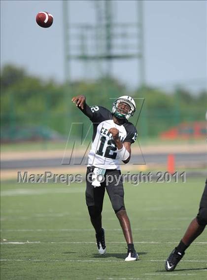 Thumbnail 3 in Madison vs. Central (Florida vs. Texas Football Showcase) photogallery.