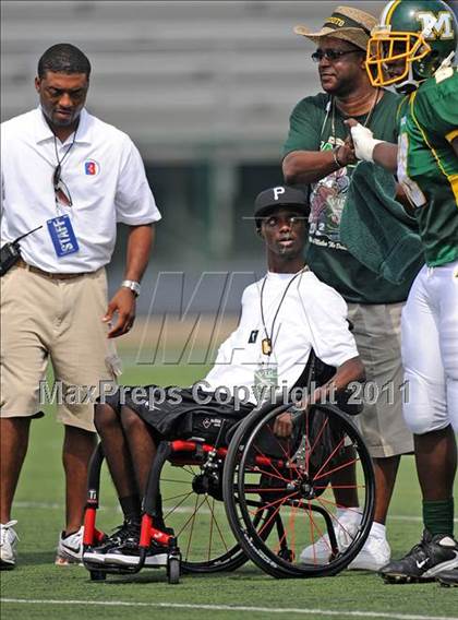 Thumbnail 1 in Madison vs. Central (Florida vs. Texas Football Showcase) photogallery.