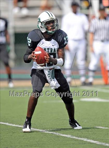 Thumbnail 3 in Madison vs. Central (Florida vs. Texas Football Showcase) photogallery.