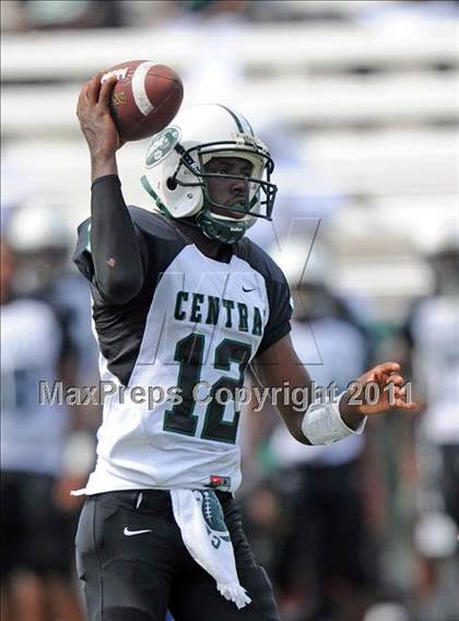 Thumbnail 1 in Madison vs. Central (Florida vs. Texas Football Showcase) photogallery.
