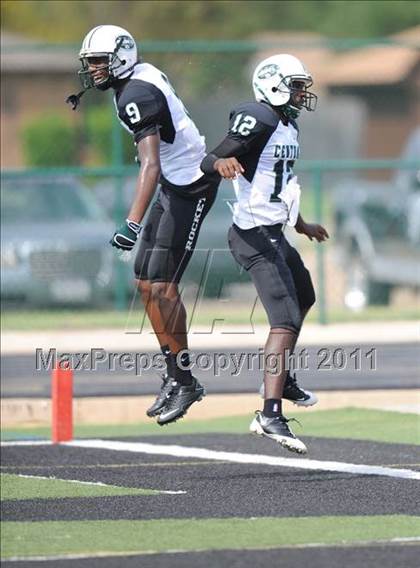 Thumbnail 3 in Madison vs. Central (Florida vs. Texas Football Showcase) photogallery.