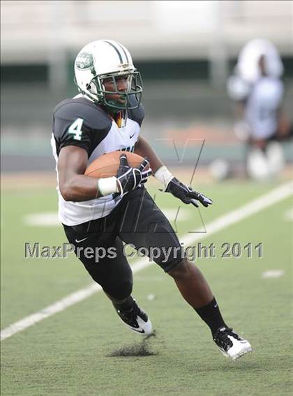 Thumbnail 2 in Madison vs. Central (Florida vs. Texas Football Showcase) photogallery.