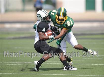 Thumbnail 1 in Madison vs. Central (Florida vs. Texas Football Showcase) photogallery.