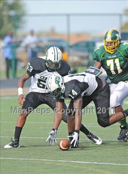 Thumbnail 1 in Madison vs. Central (Florida vs. Texas Football Showcase) photogallery.