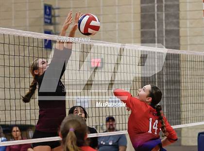 Thumbnail 2 in Assumption vs. St. Henry (Showdown at the Sunsphere) photogallery.
