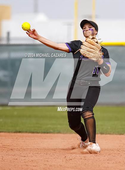 Thumbnail 3 in Queen Creek @ Arizona College Prep (Hamilton Invitational) photogallery.