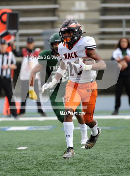 Thumbnail 2 in McClymonds vs. Pacifica (CIF State D2A Final) photogallery.