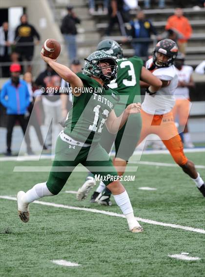 Thumbnail 3 in McClymonds vs. Pacifica (CIF State D2A Final) photogallery.