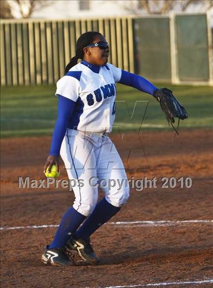 Thumbnail 2 in Nolan Catholic vs. Summit photogallery.