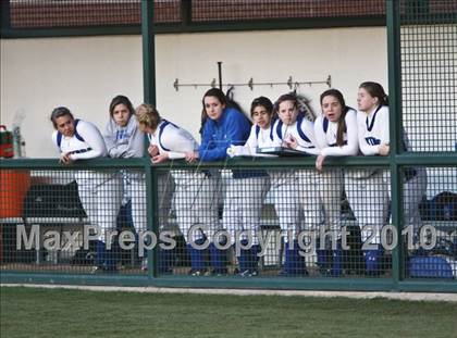 Thumbnail 3 in Nolan Catholic vs. Summit photogallery.