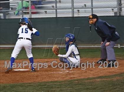 Thumbnail 2 in Nolan Catholic vs. Summit photogallery.