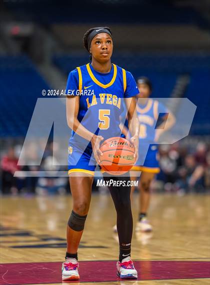 Thumbnail 2 in Lincoln vs. La Vega (UIL 4A Basketball Semifinal) photogallery.