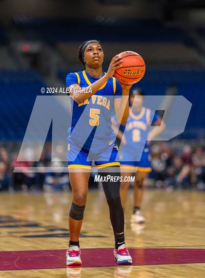 Thumbnail 3 in Lincoln vs. La Vega (UIL 4A Basketball Semifinal) photogallery.