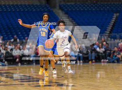 Thumbnail 2 in Lincoln vs. La Vega (UIL 4A Basketball Semifinal) photogallery.