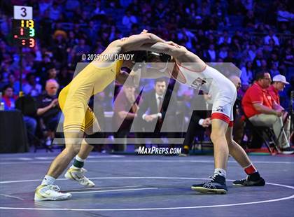 Thumbnail 2 in UIL Wrestling 6A Finals (106 lb - 150 lb) photogallery.