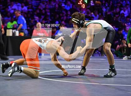 Thumbnail 2 in UIL Wrestling 6A Finals (106 lb - 150 lb) photogallery.