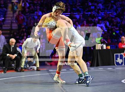 Thumbnail 1 in UIL Wrestling 6A Finals (106 lb - 150 lb) photogallery.
