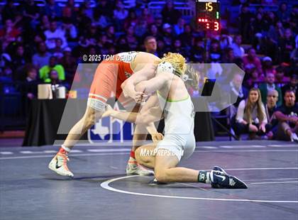 Thumbnail 1 in UIL Wrestling 6A Finals (106 lb - 150 lb) photogallery.