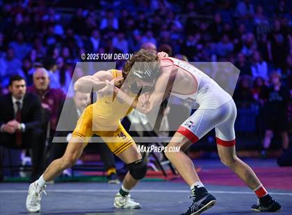 Thumbnail 1 in UIL Wrestling 6A Finals (106 lb - 150 lb) photogallery.