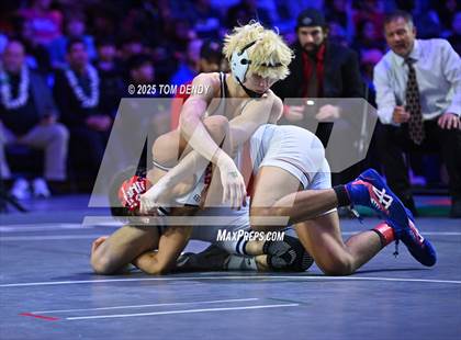 Thumbnail 1 in UIL Wrestling 6A Finals (106 lb - 150 lb) photogallery.