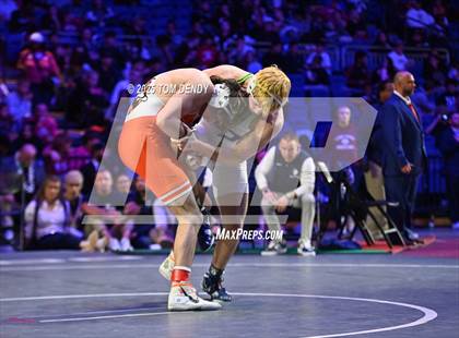 Thumbnail 2 in UIL Wrestling 6A Finals (106 lb - 150 lb) photogallery.