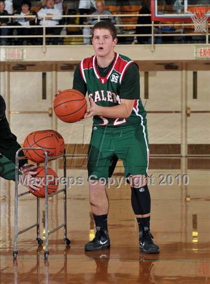 Thumbnail 2 in Salem vs Mt. Vernon (3A Regionals) photogallery.