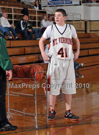 Thumbnail 1 in Salem vs Mt. Vernon (3A Regionals) photogallery.