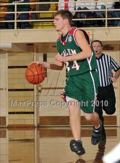 Thumbnail 2 in Salem vs Mt. Vernon (3A Regionals) photogallery.