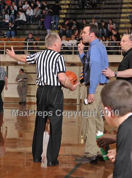 Thumbnail 3 in Salem vs Mt. Vernon (3A Regionals) photogallery.