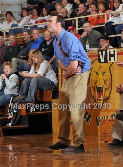 Thumbnail 1 in Salem vs Mt. Vernon (3A Regionals) photogallery.