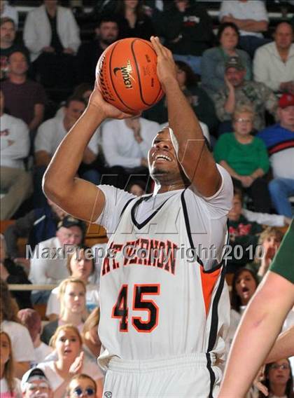 Thumbnail 2 in Salem vs Mt. Vernon (3A Regionals) photogallery.
