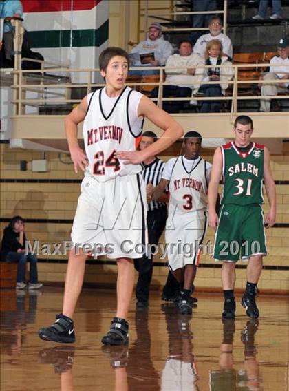 Thumbnail 1 in Salem vs Mt. Vernon (3A Regionals) photogallery.