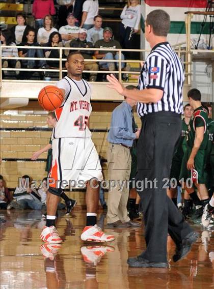 Thumbnail 3 in Salem vs Mt. Vernon (3A Regionals) photogallery.