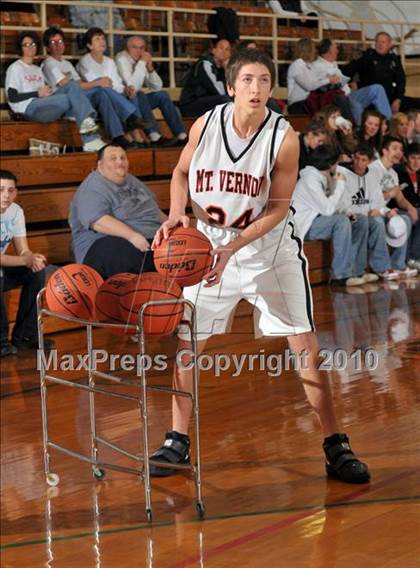 Thumbnail 2 in Salem vs Mt. Vernon (3A Regionals) photogallery.