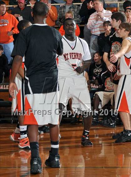 Thumbnail 1 in Salem vs Mt. Vernon (3A Regionals) photogallery.