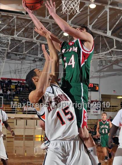 Thumbnail 2 in Salem vs Mt. Vernon (3A Regionals) photogallery.