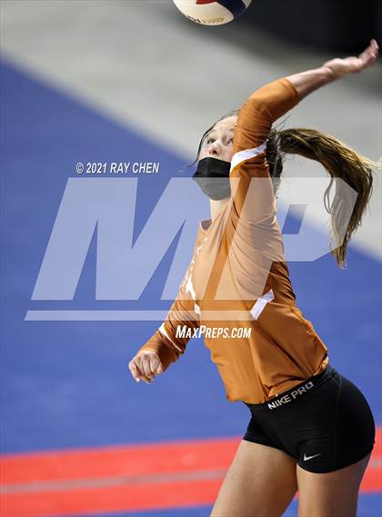Thumbnail 2 in Palmer Ridge vs. Mead (CHSAA 4A Championship) photogallery.