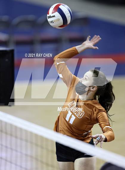 Thumbnail 2 in Palmer Ridge vs. Mead (CHSAA 4A Championship) photogallery.