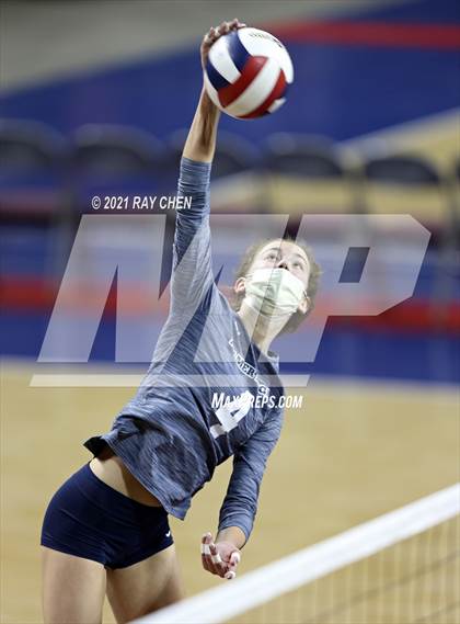 Thumbnail 1 in Palmer Ridge vs. Mead (CHSAA 4A Championship) photogallery.