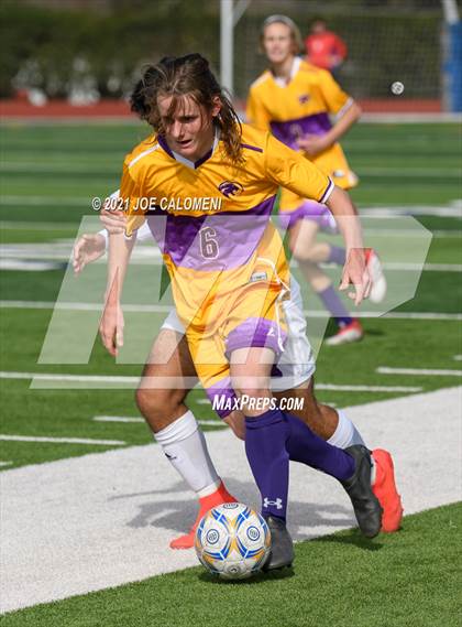 Thumbnail 1 in Liberty Hill vs Boerne (Alamo Heights Tournament) photogallery.