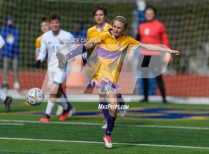 Thumbnail 2 in Liberty Hill vs Boerne (Alamo Heights Tournament) photogallery.