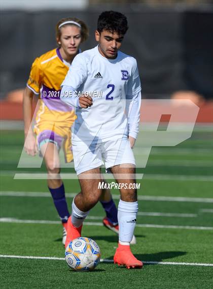 Thumbnail 2 in Liberty Hill vs Boerne (Alamo Heights Tournament) photogallery.