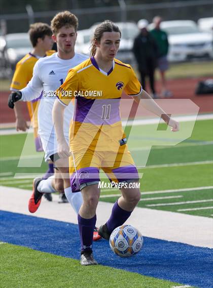 Thumbnail 2 in Liberty Hill vs Boerne (Alamo Heights Tournament) photogallery.